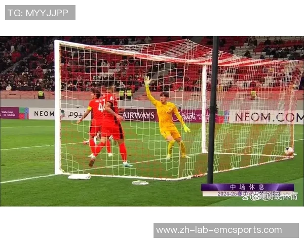 足球比赛中守门员因犯规被罚下场对球队影响深远的分析与讨论